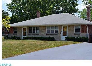 1st image of 39 Sunnyside Ln Unit 39/41