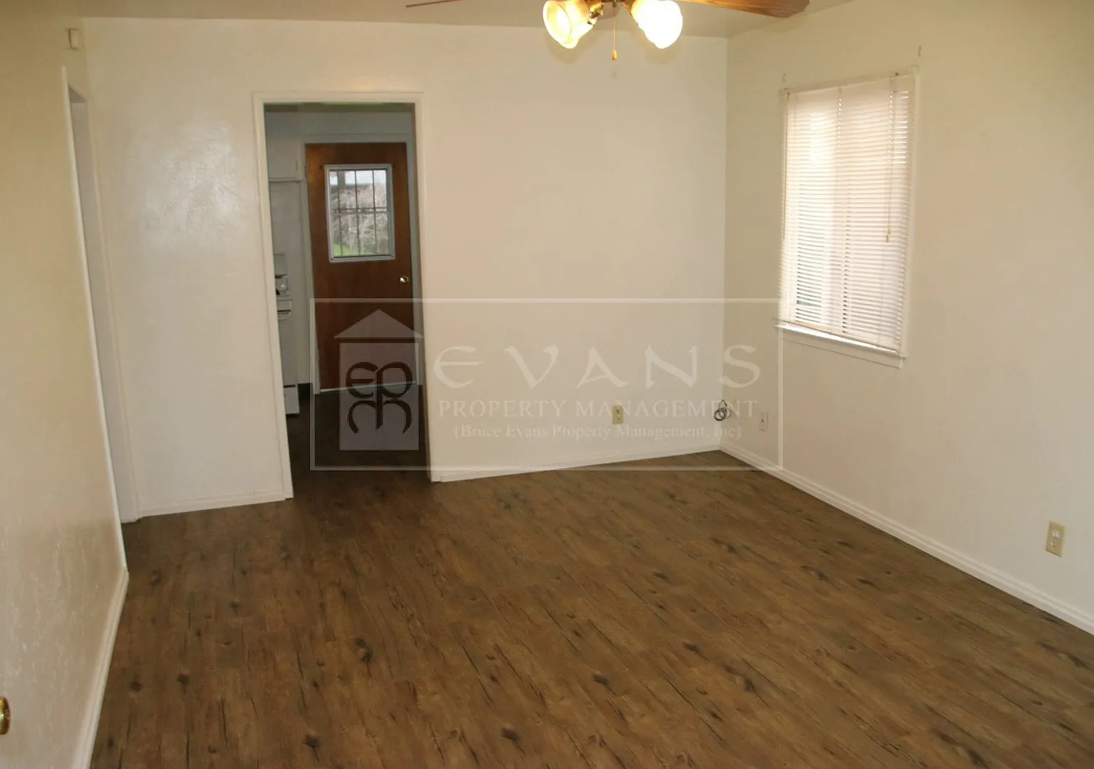 Cute home for rent in Visalia! — Photo 2
