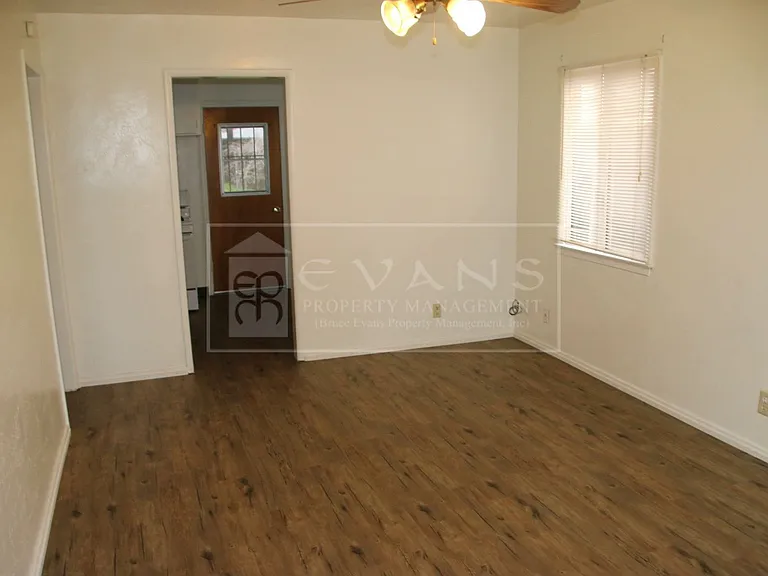 2925 E Westcott Ave — Photo 2