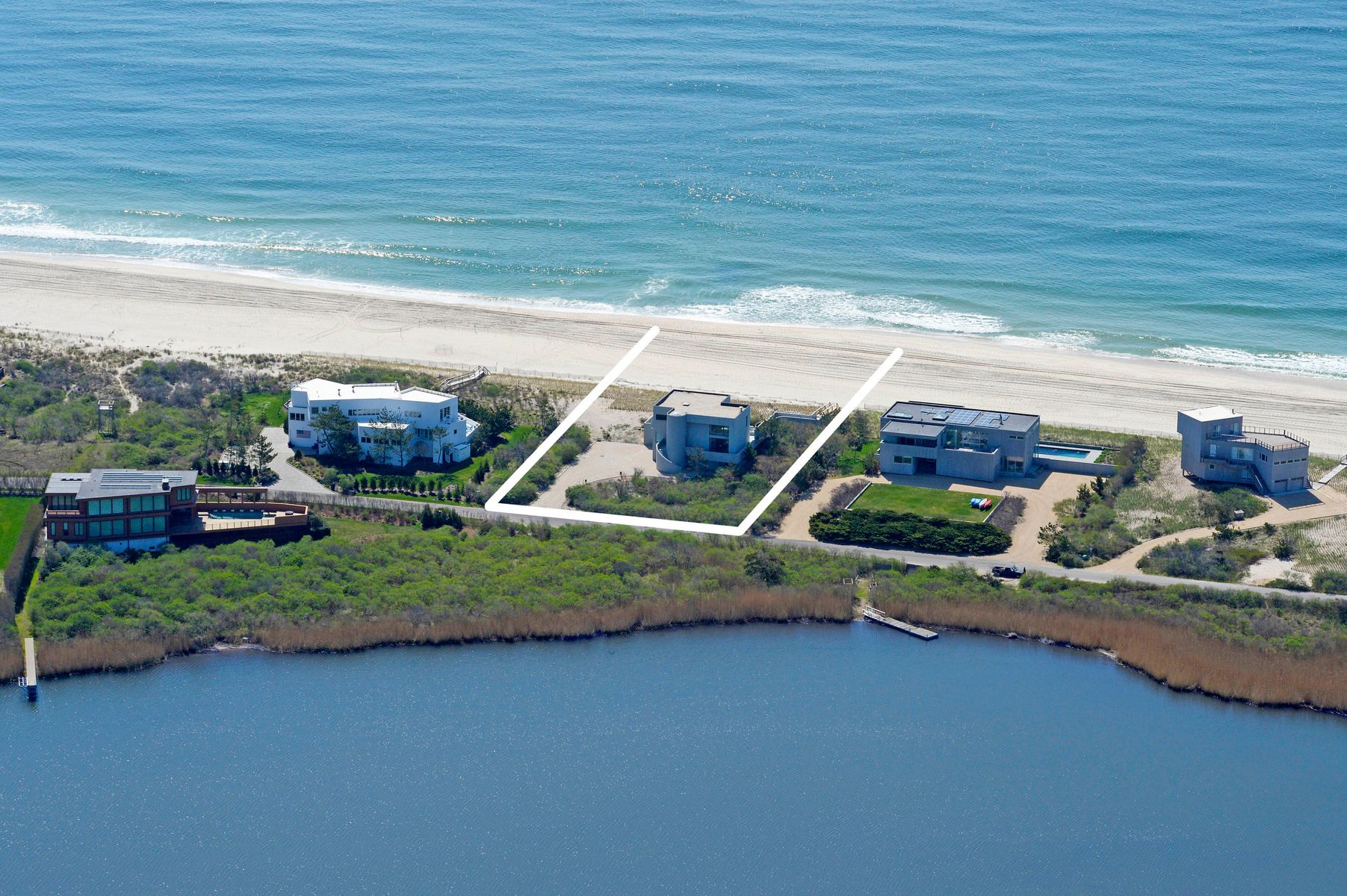 191 Mid Ocean Dr, Bridgehampton, NY 11932 Out East