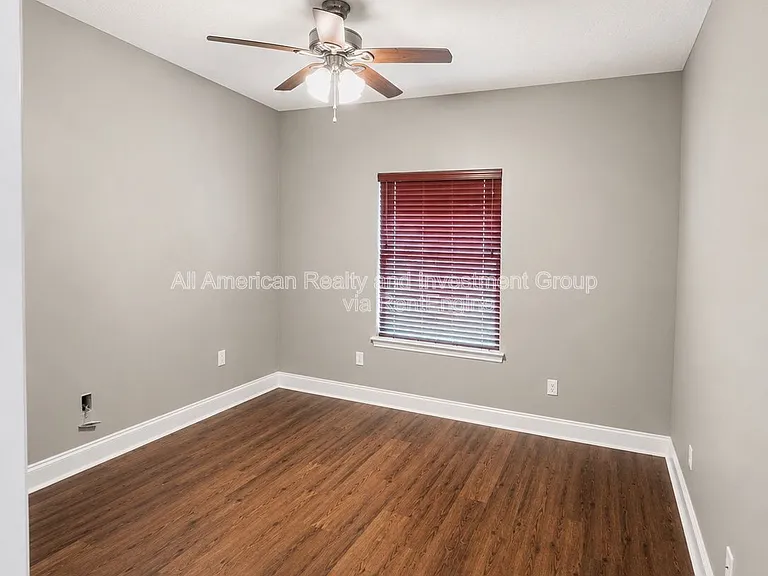 598 Emerald Ln — Photo 27