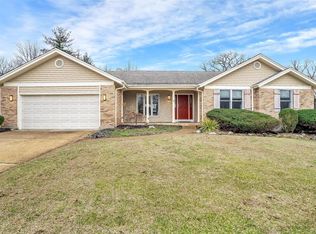 16 Laurel Oaks Ct, Lake Saint Louis, MO