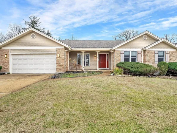 16 Laurel Oaks Ct, Lake Saint Louis, MO 63367