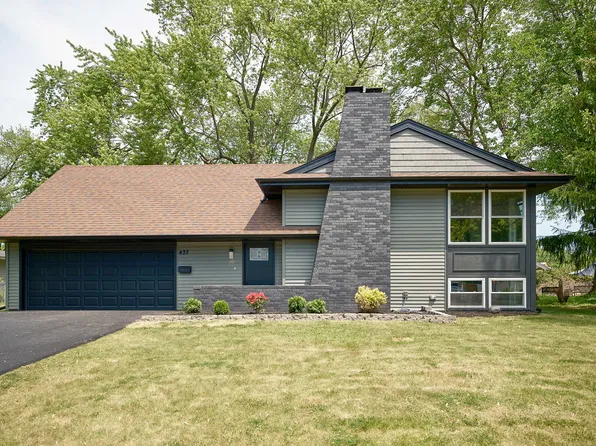 437 Buckeye Dr, Naperville, IL 60540