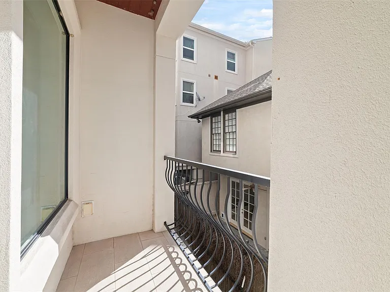 2221 Welch St #201 — Photo 11
