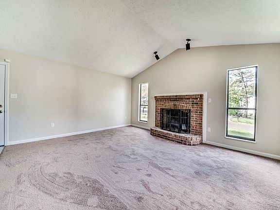 4th image of 7628 NW Chatham Cir