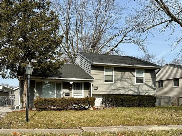 241 E Birch Dr, Glenwood, IL 60425