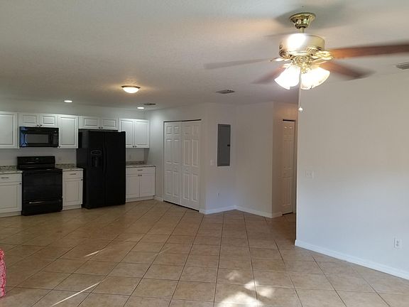5th image of 110 Ormond Ct #B