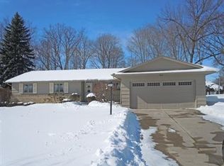 7508 Wake Robin Dr, Parma, OH 44130