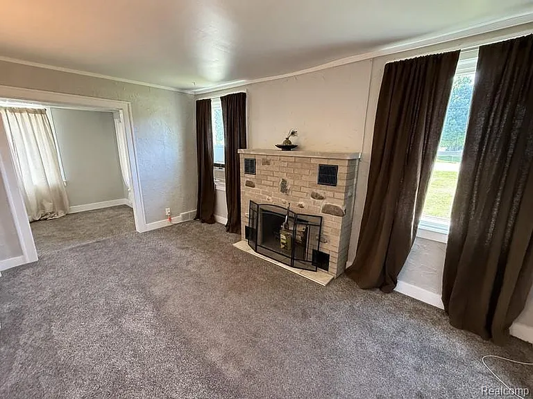 5015 Sashabaw Rd — Photo 9