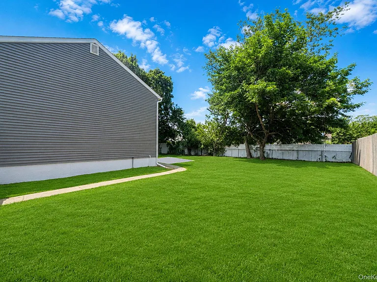 610 Americus Ave — Photo 37