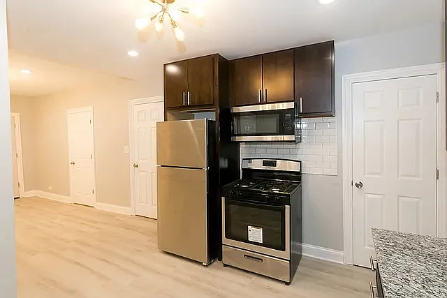 834 N Mozart St #2R — Photo 5