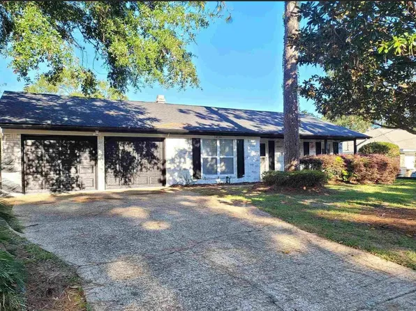 4740 Balmoral Dr, Pensacola, FL 32504