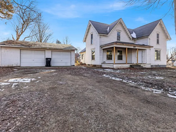 323 S Grand Ave, Fowlerville, MI 48836