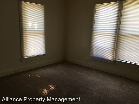4th image of 802 1/2 W Jefferson Blvd