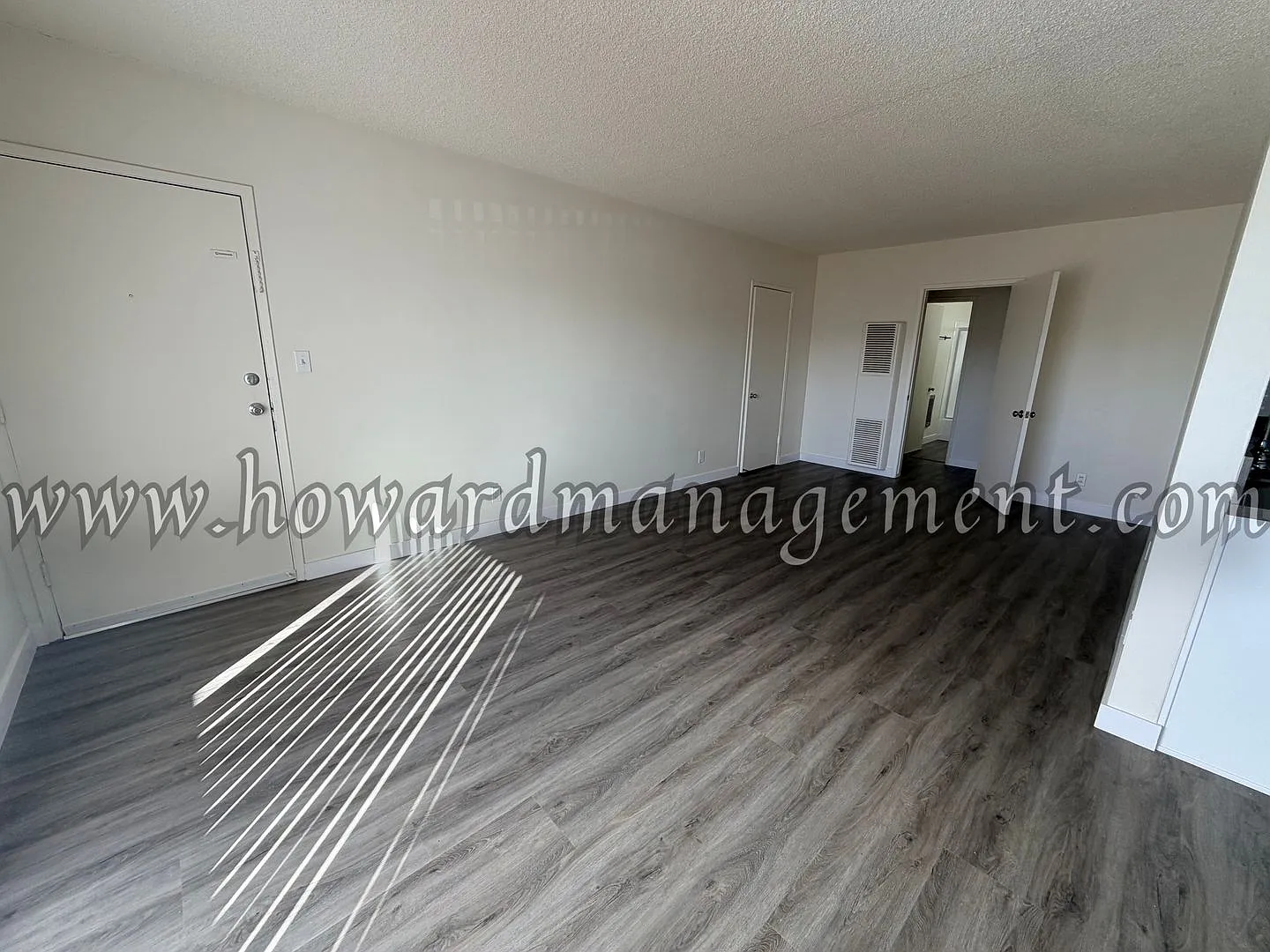 1334 Euclid — Photo 3