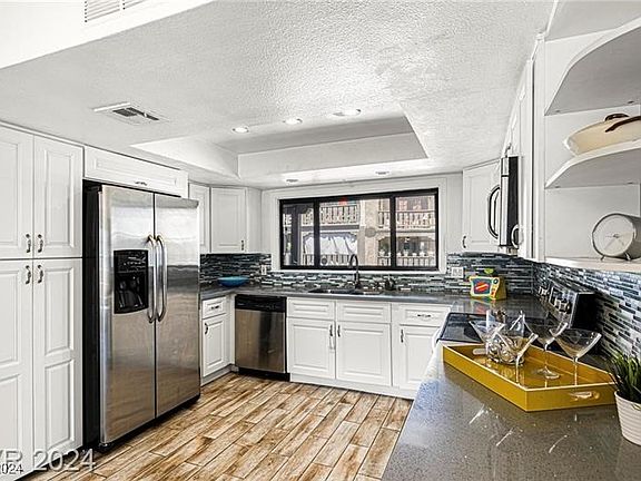 5th image of 2863 Calle Del Oro