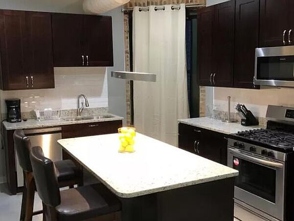 3rd image of 1152 N Milwaukee Ave APT 2M