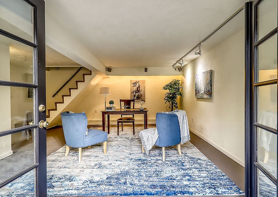 2nd image of 3042 Marine Dr