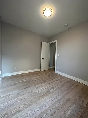 Rented by Peter R. Hungerford, LREB | media 24