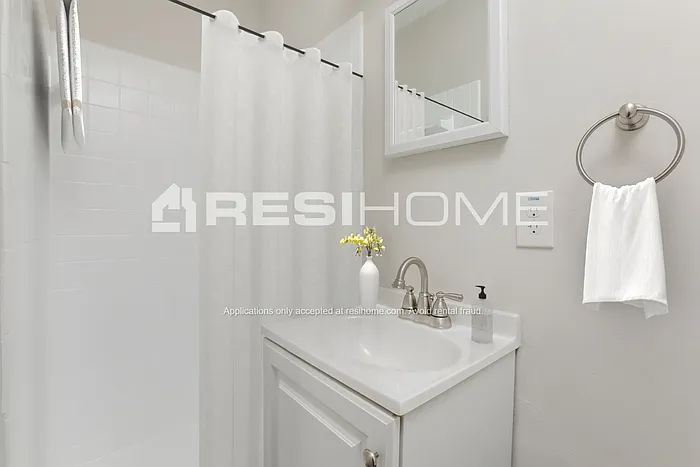 1407 Sunridge Rd — Photo 12