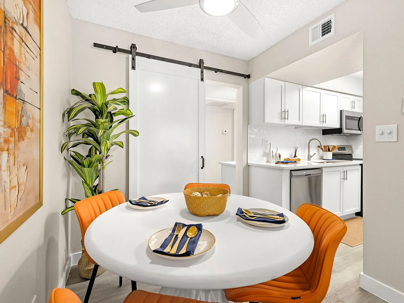 The Halston Apartments — Photo 3