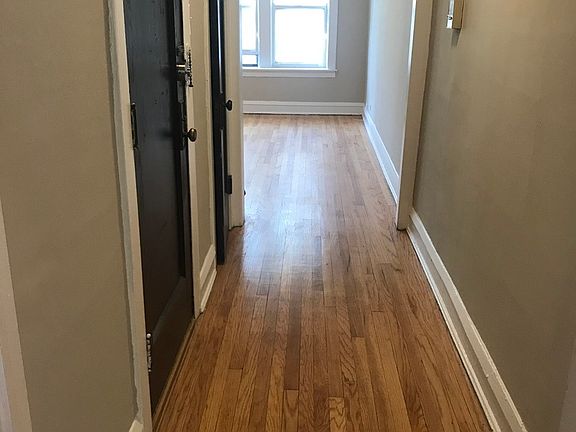 2nd image of 5021 N Rockwell St #3