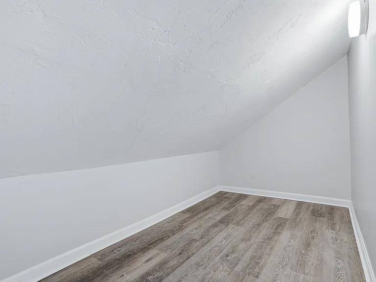 660 Public St #2 — Photo 24