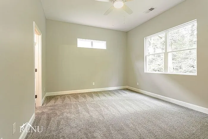 5365 Lynnland Ter — Photo 10