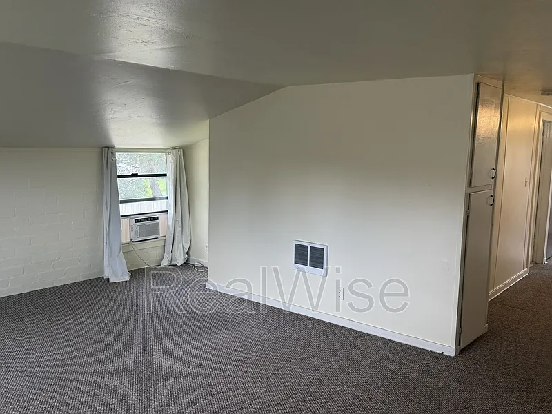 1 bed, 1.0 bath, $925 — Photo 4