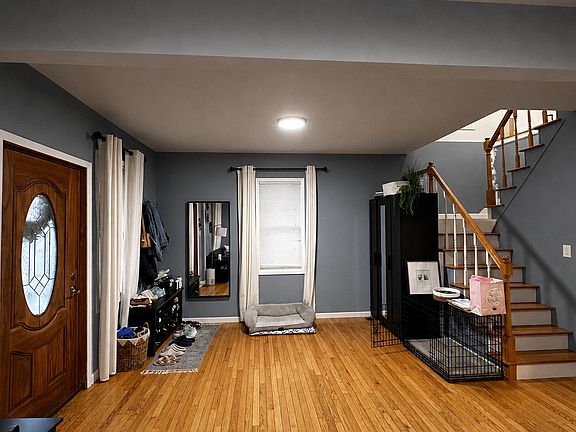 3rd image of 39 Sidney St