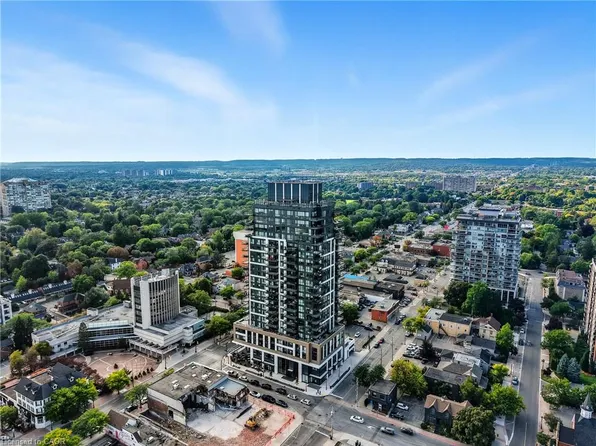 2007 James St #2002, Burlington, ON L7R 0G7