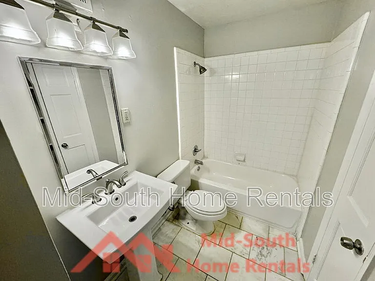1060 Paul Pl — Photo 15