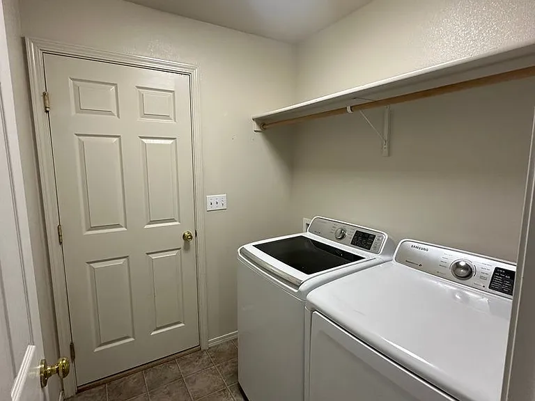 4258 S Glenmere Way — Photo 6