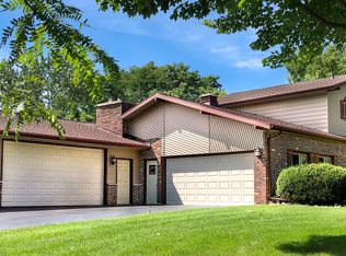 2878 Long Valley Rd, Richfield, WI 53076