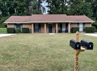 220 Handley Ct APT A, Tyrone, GA 30290