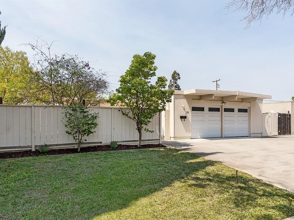 1st image of 923 S Tantau Ave