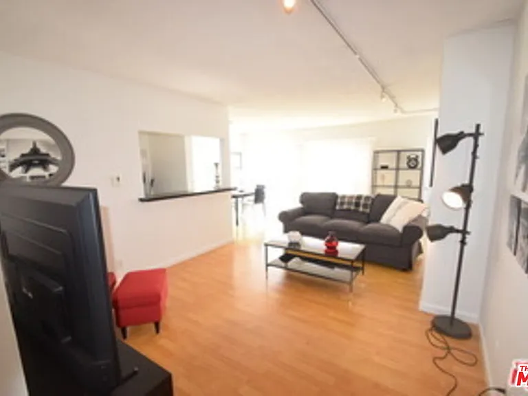 1940 Carmen Ave #PENTHOUSE — Photo 6