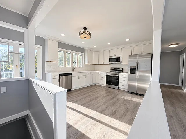 4 bed, 1435 sqft, $3,900 — Photo 2