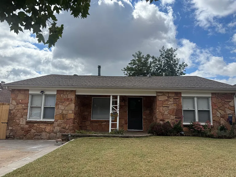 1208 E Hurd St — Photo 24