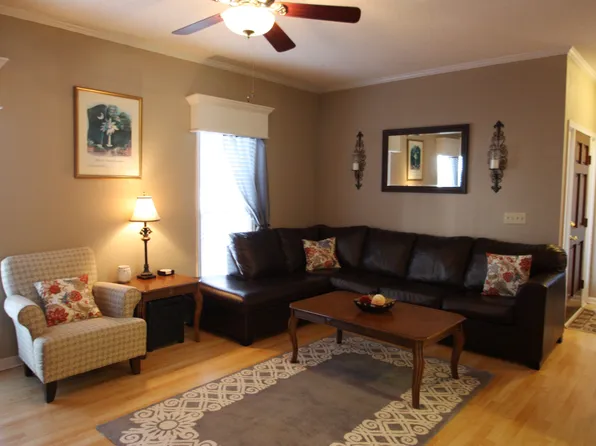 137 Landing Dr, Lexington, SC 29072