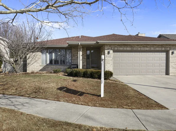 11405 Foxwoods Dr, Oak Lawn, IL 60453