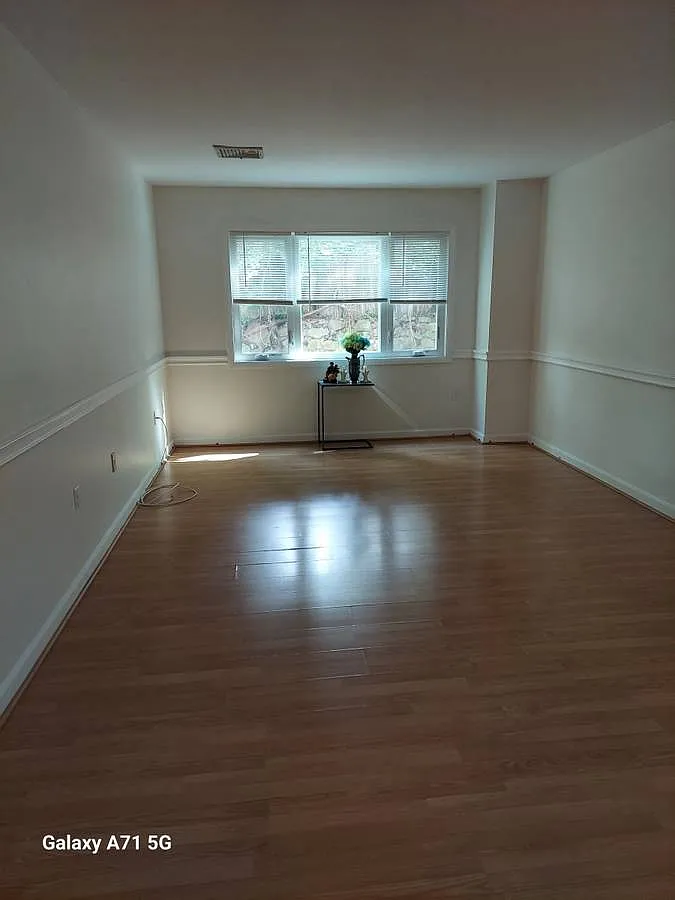 2 bed, 900 sqft, $2,600 — Photo 3