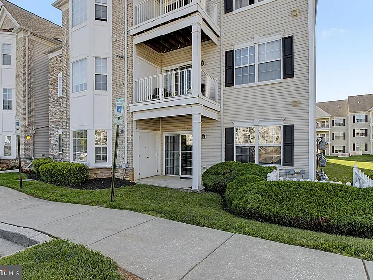 407 Aggies Cir #4-D — Photo 33
