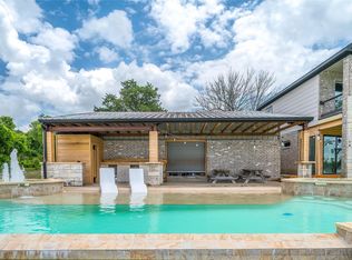 206 Elm St, Highlands, TX 77562
