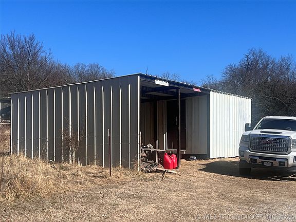 4th image of 420 Meadowlark Ln