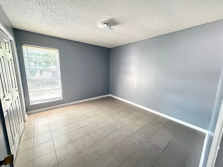 2200 Wheeler Ave #A — Photo 3