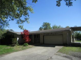 7185 S Palmer Rd, New Carlisle, OH 45344