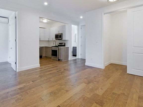 5th image of 151 Somers St #2B