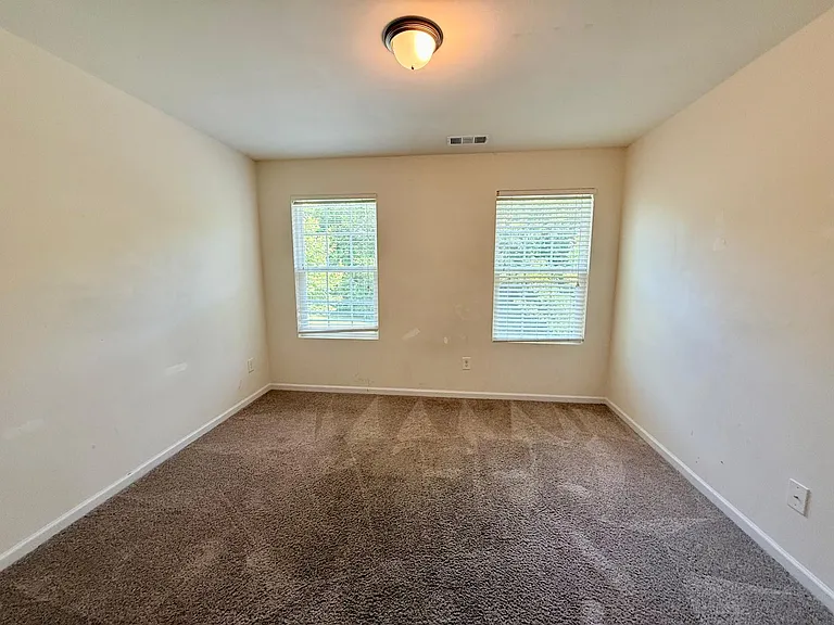 7021 Broughton Ln — Photo 14